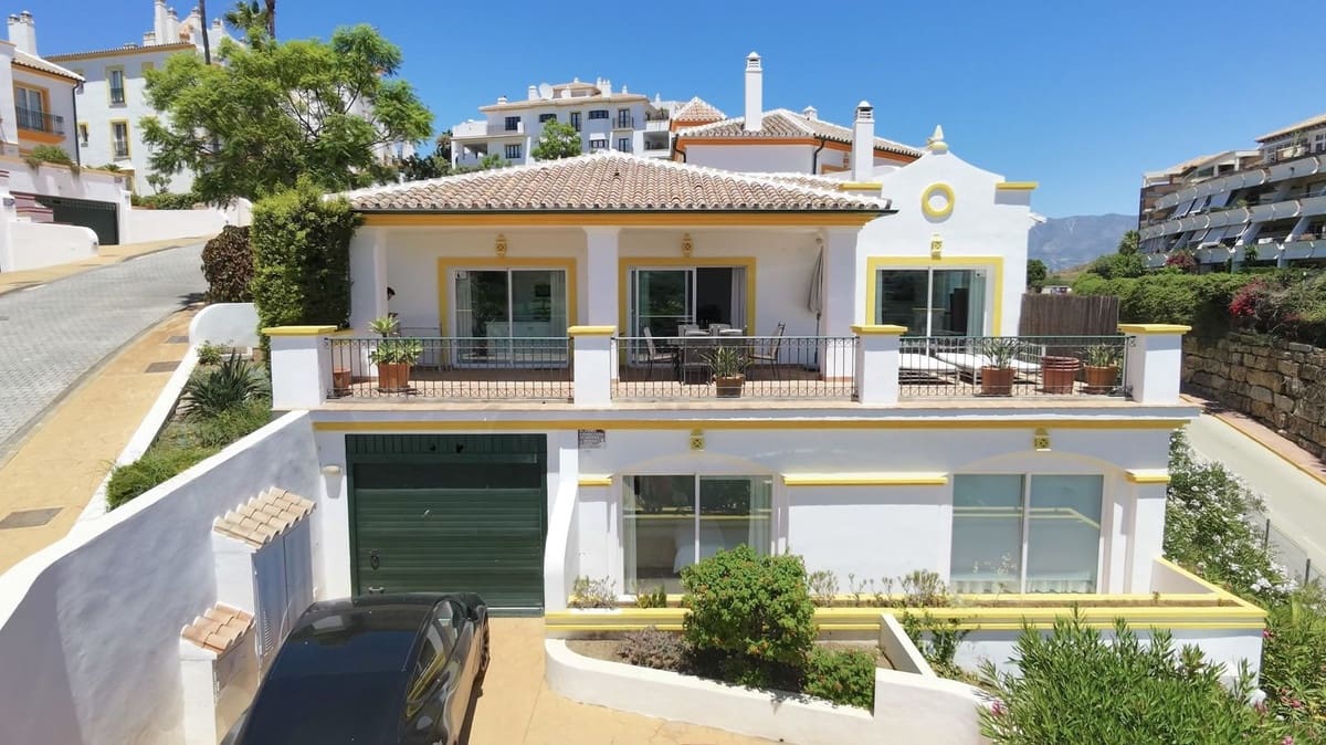 3 Zimmer Villa zu verkaufen in Miraflores mit Pool Garage - 675.000 € (Ref: 10125919)