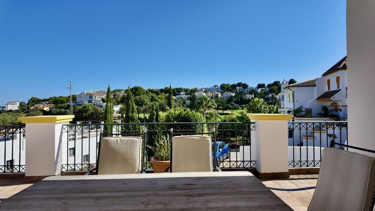 3 Zimmer Villa zu verkaufen in Miraflores mit Pool Garage - 675.000 € (Ref: 10125919)