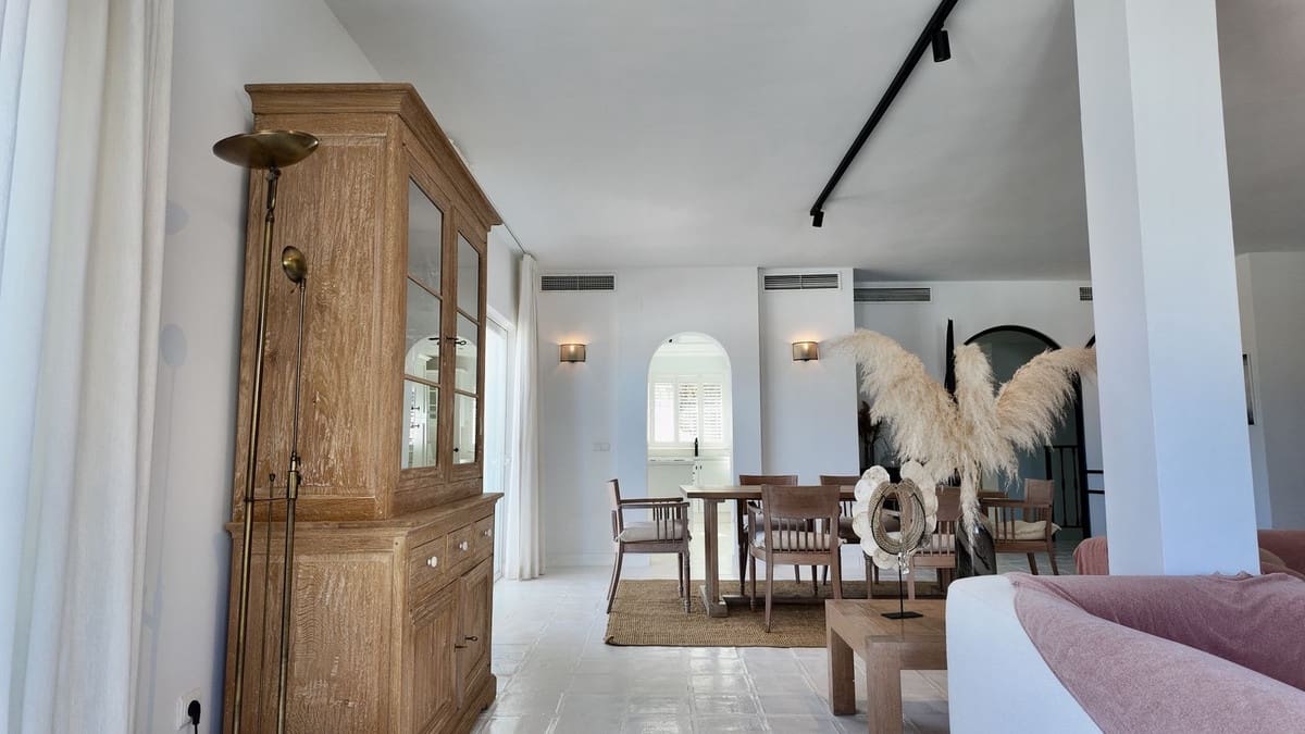 3 Zimmer Villa zu verkaufen in Miraflores mit Pool Garage - 675.000 € (Ref: 10125919)