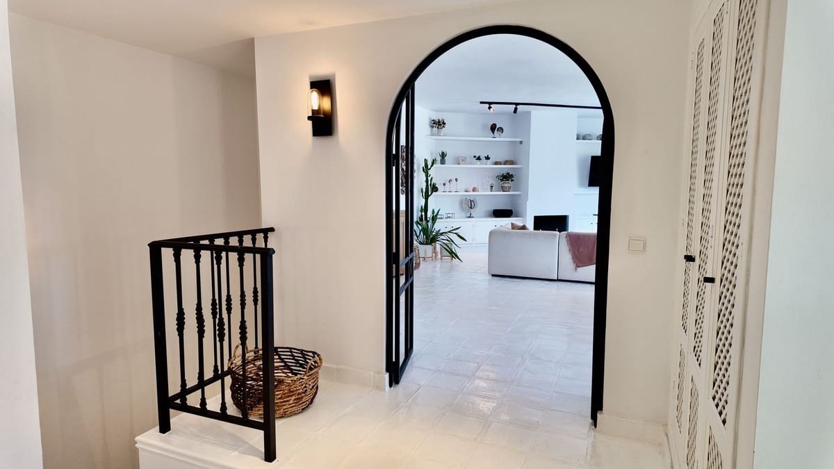 3 Zimmer Villa zu verkaufen in Miraflores mit Pool Garage - 675.000 € (Ref: 10125919)