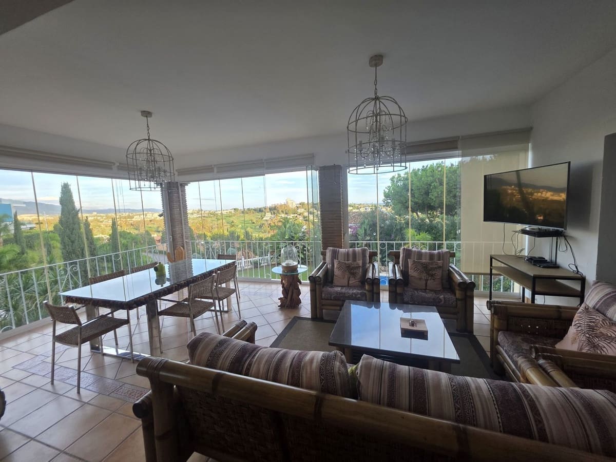 6 quarto Moradia para venda em Benahavis com piscina garagem - 1 950 000 € (Ref: 10125924)