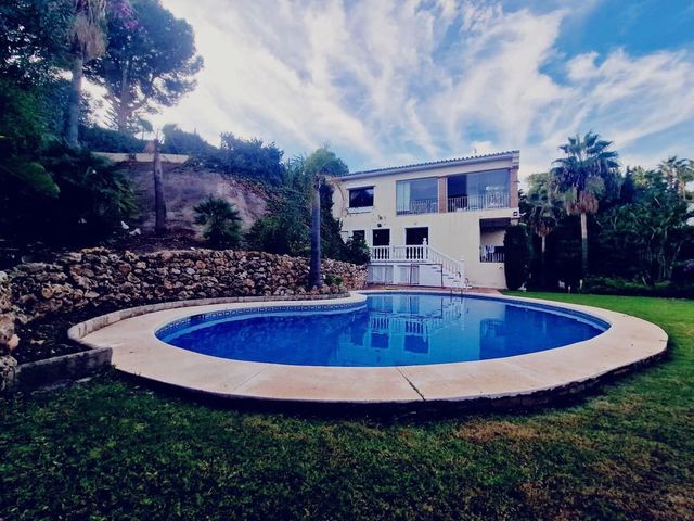 6 quarto Moradia para venda em El Paraíso, Benahavís com piscina garagem - 1 950 000 € (Ref: 10125924)