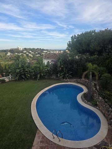 6 quarto Moradia para venda em El Paraíso, Benahavís com piscina garagem - 1 950 000 € (Ref: 10125924)