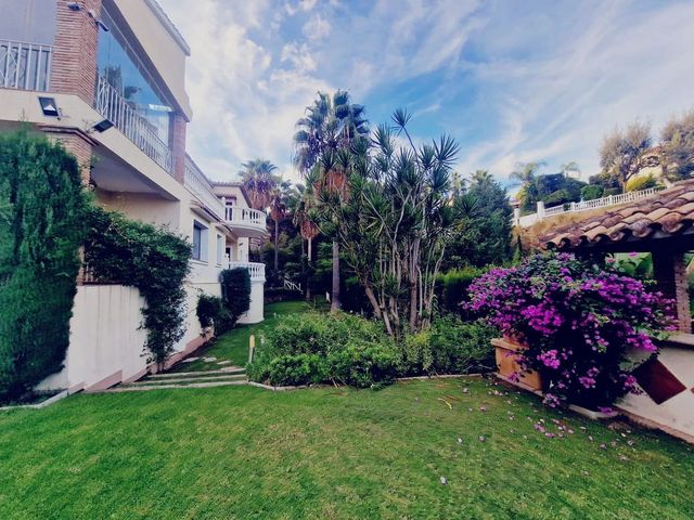 6 quarto Moradia para venda em El Paraíso, Benahavís com piscina garagem - 1 950 000 € (Ref: 10125924)