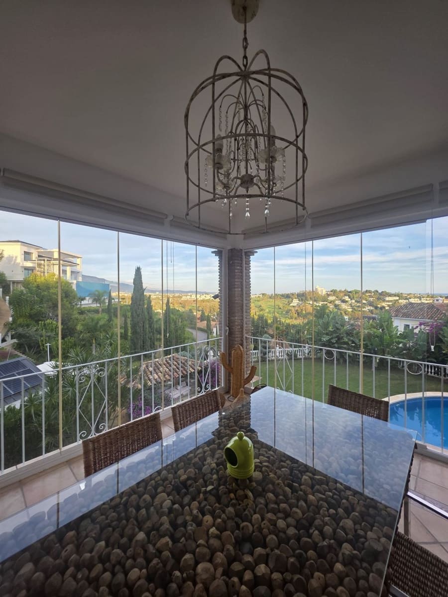 6 quarto Moradia para venda em Benahavis com piscina garagem - 1 950 000 € (Ref: 10125924)