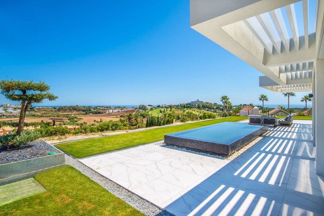 Apartamento de 3 habitaciones en El Paraíso, Benahavís en venta con piscina garaje - 1.199.000 € (Ref: 10125927)