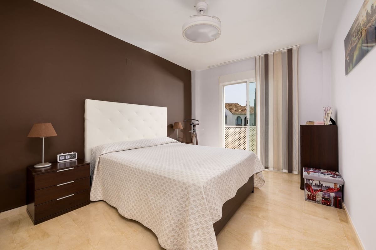 2 Zimmer Apartment zu verkaufen in El Paraiso mit Pool - 349.900 € (Ref: 10125928)