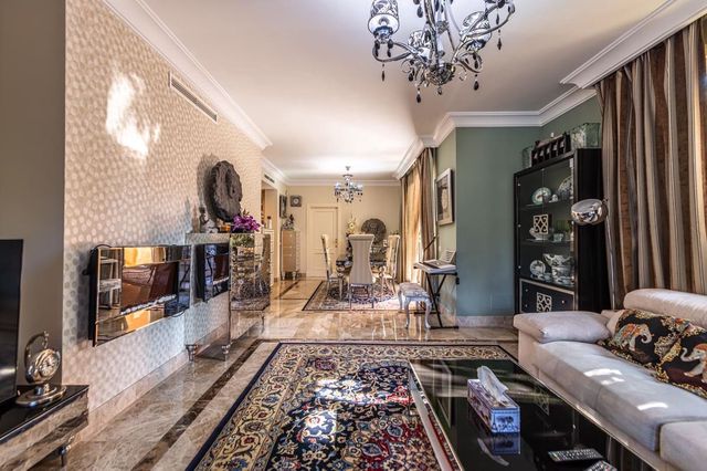 2 soveværelse Lejlighed til salg i Nueva Andalucia, Marbella med swimmingpool garage - € 545.000 (Ref: 10125930)