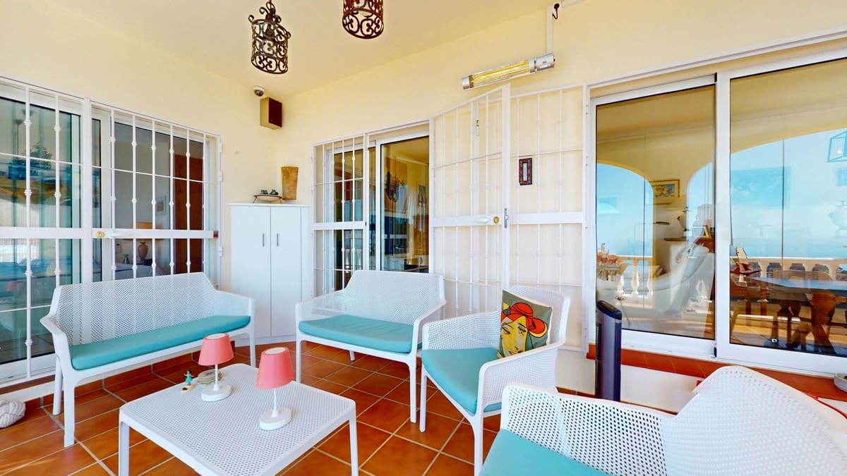 4 Zimmer Villa zu verkaufen in Velez-Malaga mit Pool Garage - 895.000 € (Ref: 10125937)