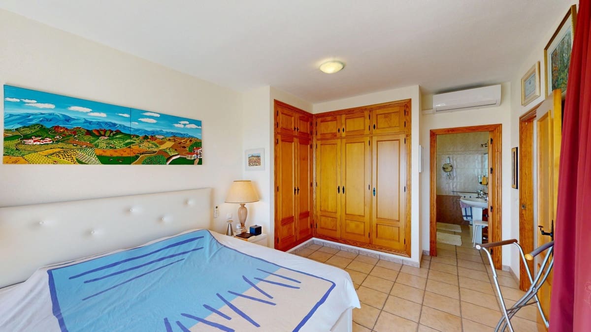 4 Zimmer Villa zu verkaufen in Velez-Malaga mit Pool Garage - 895.000 € (Ref: 10125937)