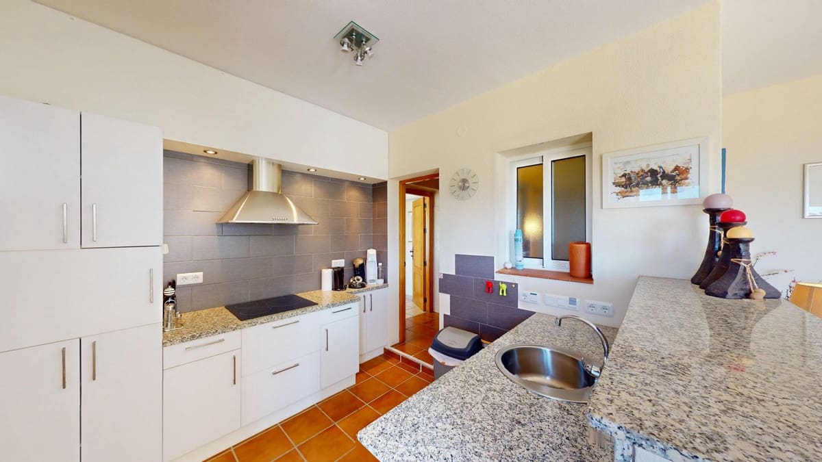 4 Zimmer Villa zu verkaufen in Velez-Malaga mit Pool Garage - 895.000 € (Ref: 10125937)