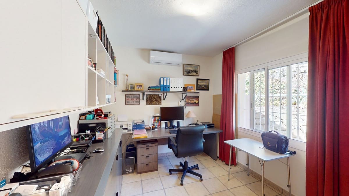 4 Zimmer Villa zu verkaufen in Velez-Malaga mit Pool Garage - 895.000 € (Ref: 10125937)