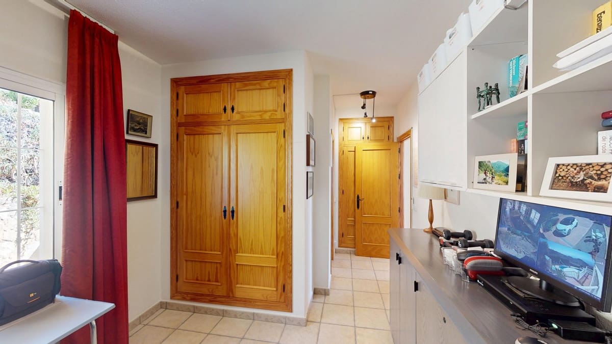 4 Zimmer Villa zu verkaufen in Velez-Malaga mit Pool Garage - 895.000 € (Ref: 10125937)