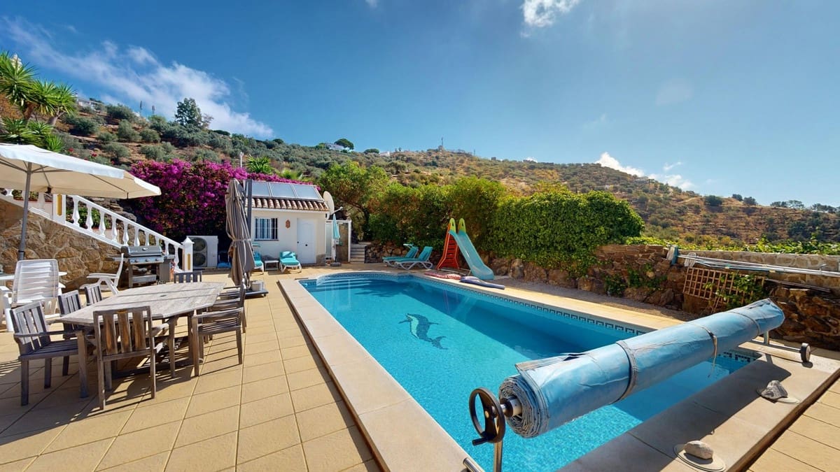 4 Zimmer Villa zu verkaufen in Velez-Malaga mit Pool Garage - 895.000 € (Ref: 10125937)