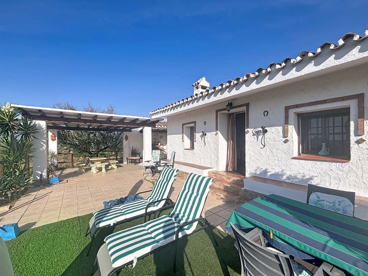 3 bedroom Villa for sale in Velez-Malaga with pool garage - € 320,000 (Ref: 10125938)