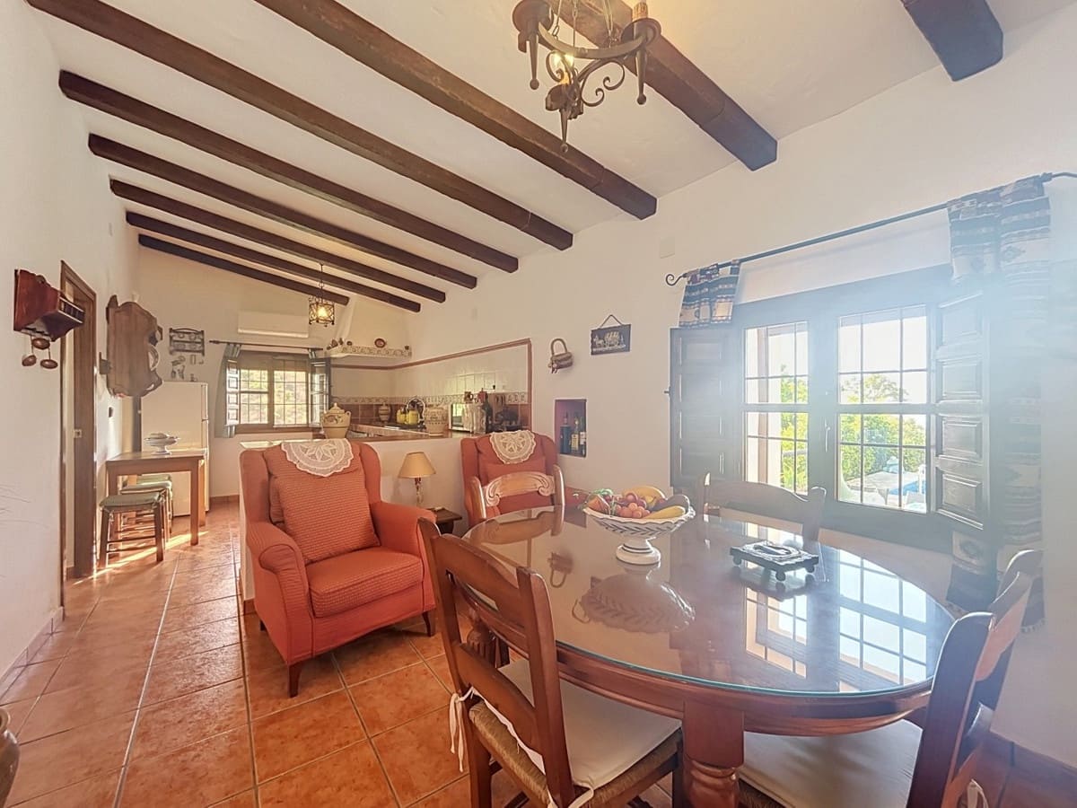 3 bedroom Villa for sale in Velez-Malaga with pool garage - € 320,000 (Ref: 10125938)