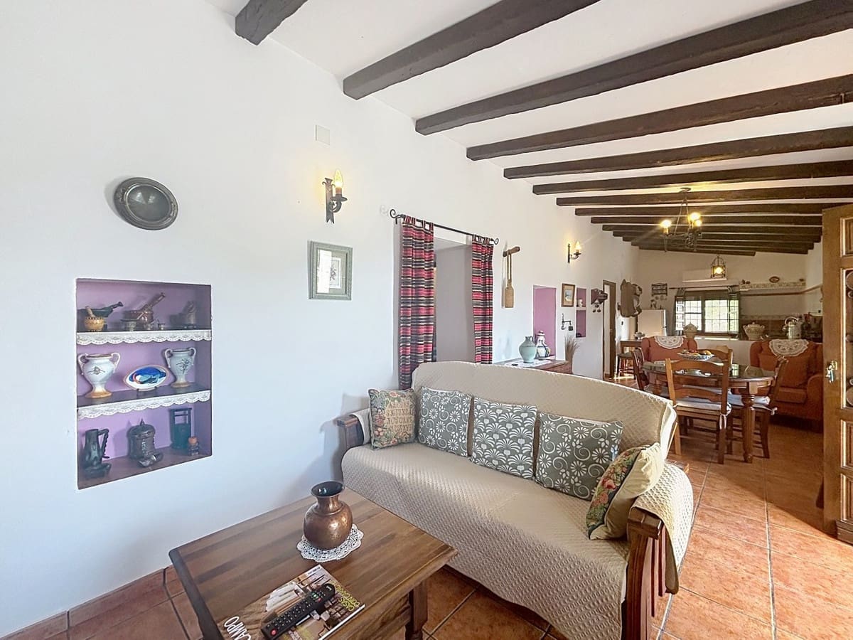 3 bedroom Villa for sale in Velez-Malaga with pool garage - € 320,000 (Ref: 10125938)