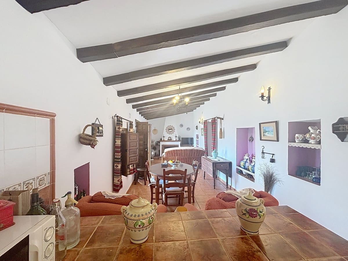 3 bedroom Villa for sale in Velez-Malaga with pool garage - € 320,000 (Ref: 10125938)