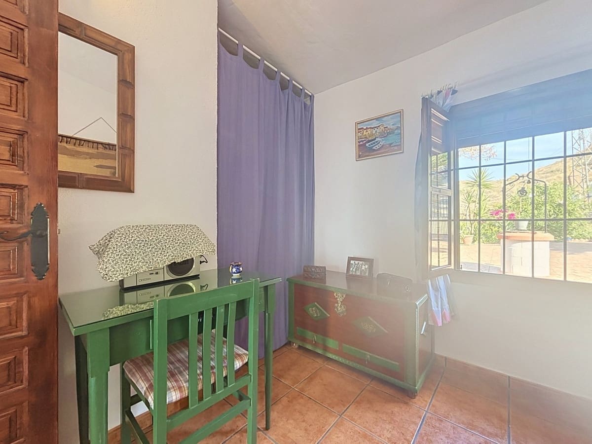 3 bedroom Villa for sale in Velez-Malaga with pool garage - € 320,000 (Ref: 10125938)