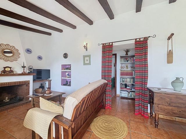 3 bedroom Villa for sale in Vélez-Málaga with pool garage - € 320,000 (Ref: 10125938)