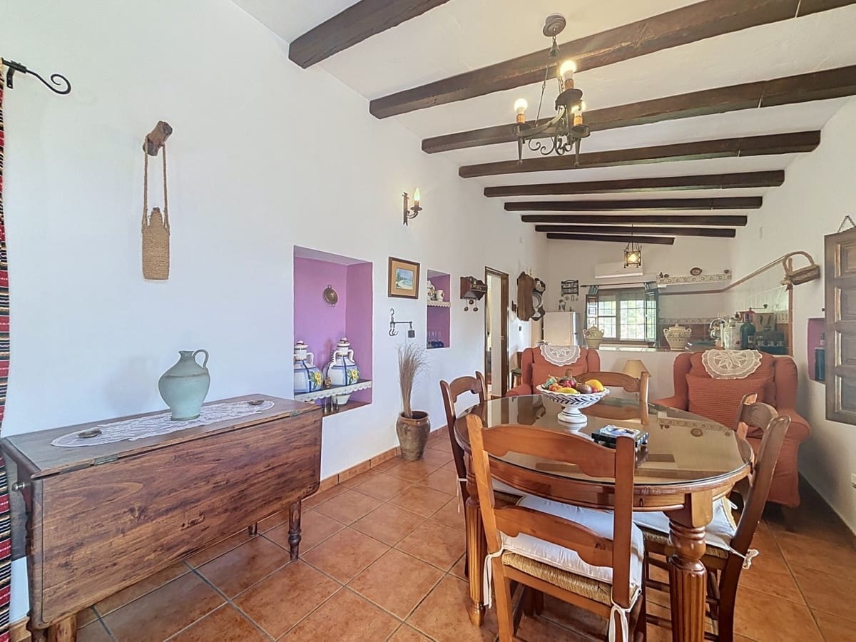 3 bedroom Villa for sale in Velez-Malaga with pool garage - € 320,000 (Ref: 10125938)