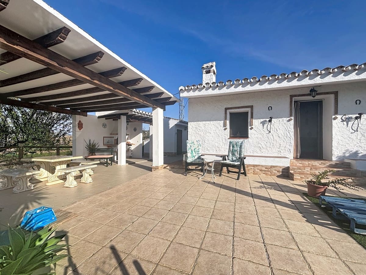 3 bedroom Villa for sale in Velez-Malaga with pool garage - € 320,000 (Ref: 10125938)