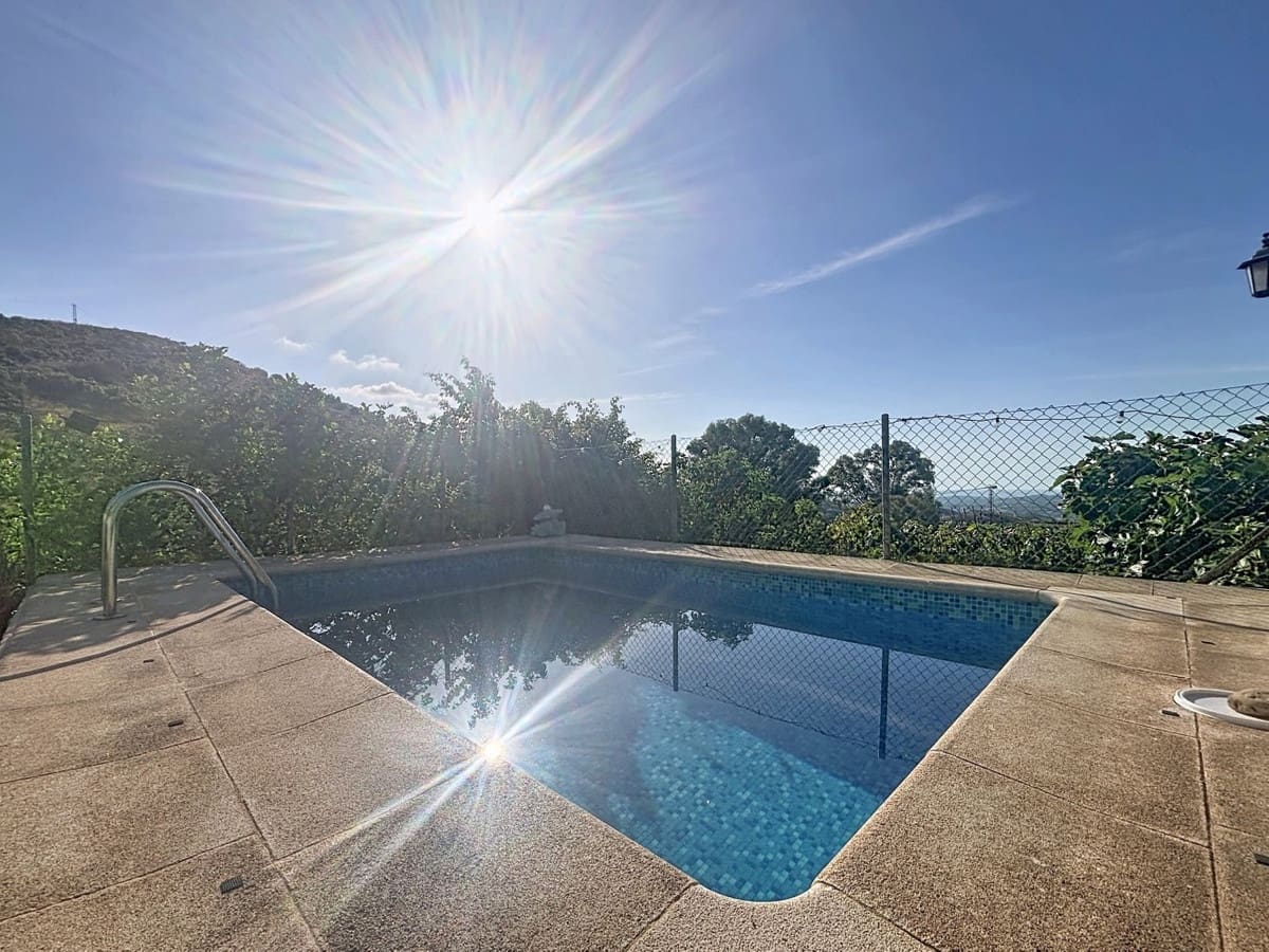3 bedroom Villa for sale in Velez-Malaga with pool garage - € 320,000 (Ref: 10125938)