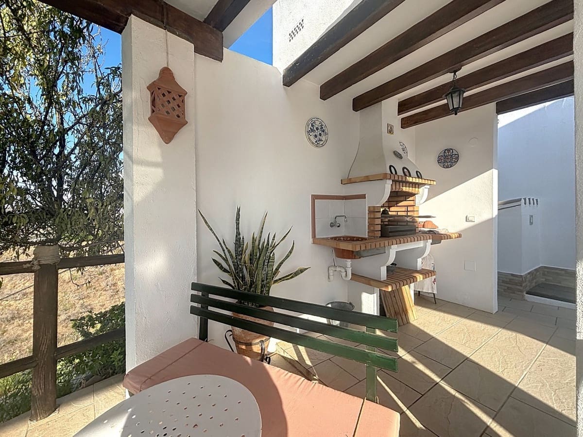 3 bedroom Villa for sale in Velez-Malaga with pool garage - € 320,000 (Ref: 10125938)