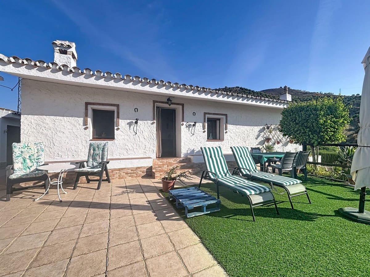 3 bedroom Villa for sale in Velez-Malaga with pool garage - € 320,000 (Ref: 10125938)