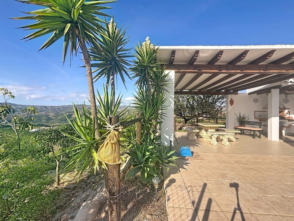 3 bedroom Villa for sale in Velez-Malaga with pool garage - € 320,000 (Ref: 10125938)