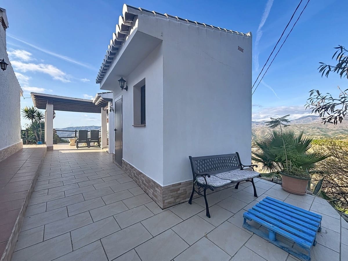 3 bedroom Villa for sale in Velez-Malaga with pool garage - € 320,000 (Ref: 10125938)