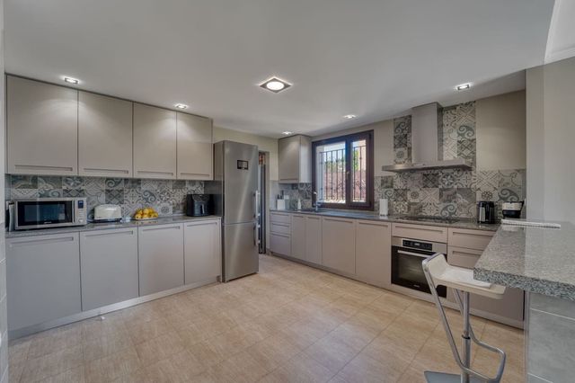 5 camera da letto Villa in vendita in Guadalmina Alta, Marbella con piscina garage - 1.450.000 € (Rif: 10125940)