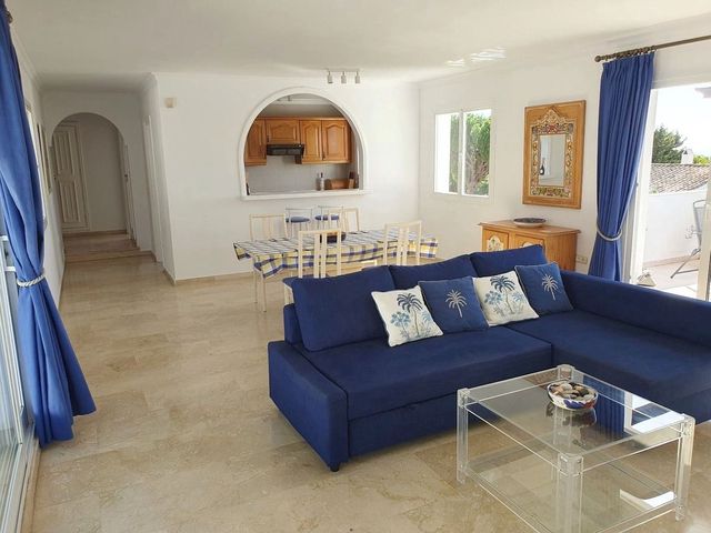 2 quarto Apartamento para venda em El Paraiso, Estepona com piscina garagem - 495 000 € (Ref: 10125944)
