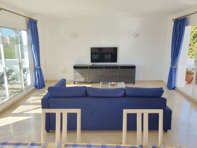 2 quarto Apartamento para venda em El Paraiso, Estepona com piscina garagem - 495 000 € (Ref: 10125944)