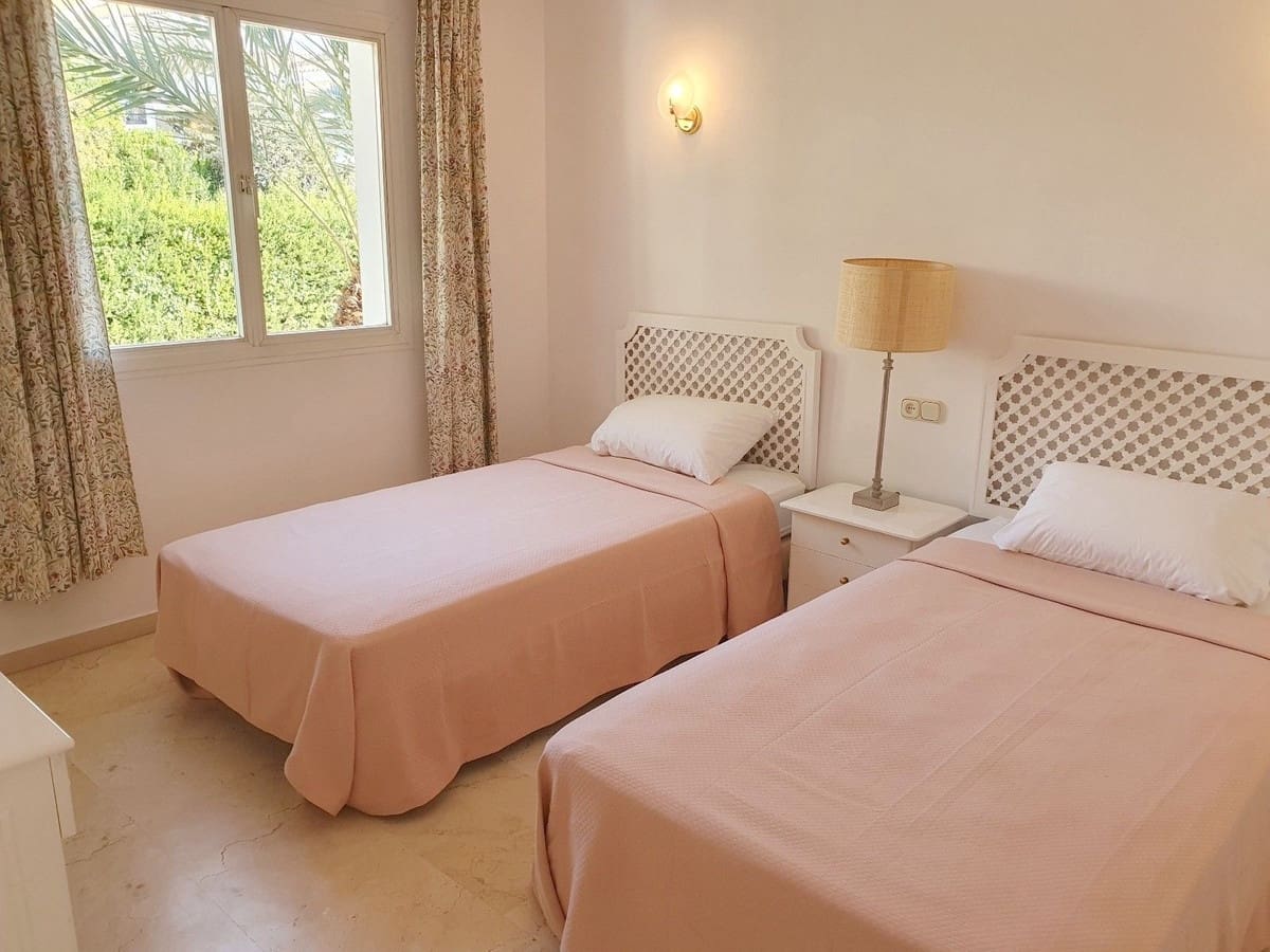 2 Zimmer Apartment zu verkaufen in El Paraiso mit Pool Garage - 495.000 € (Ref: 10125944)