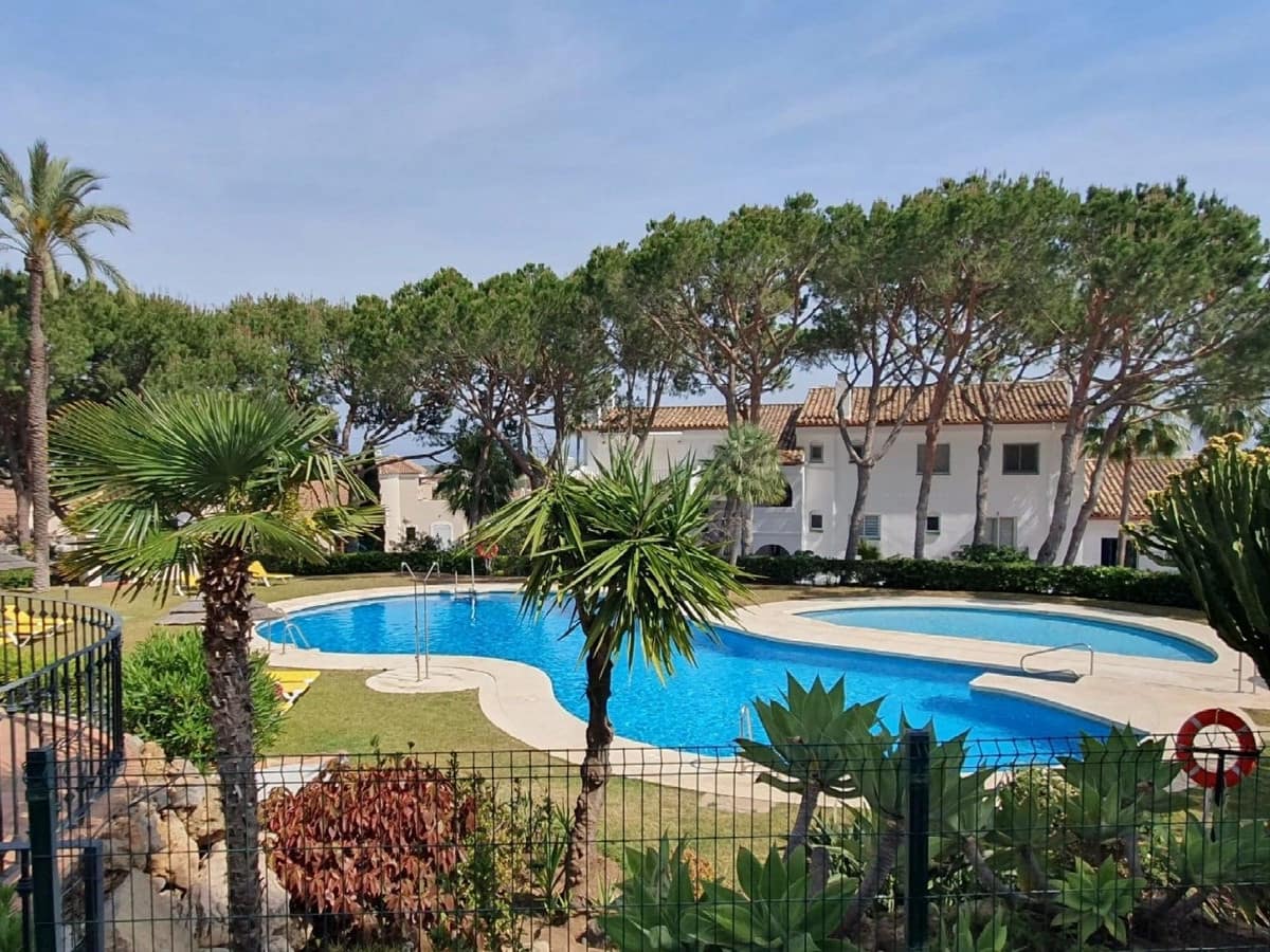 2 Zimmer Apartment zu verkaufen in El Paraiso mit Pool Garage - 495.000 € (Ref: 10125944)