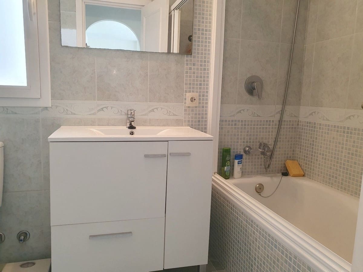 2 bedroom Apartment for sale in El Paraiso with pool garage - € 325,000 (Ref: 10125945)
