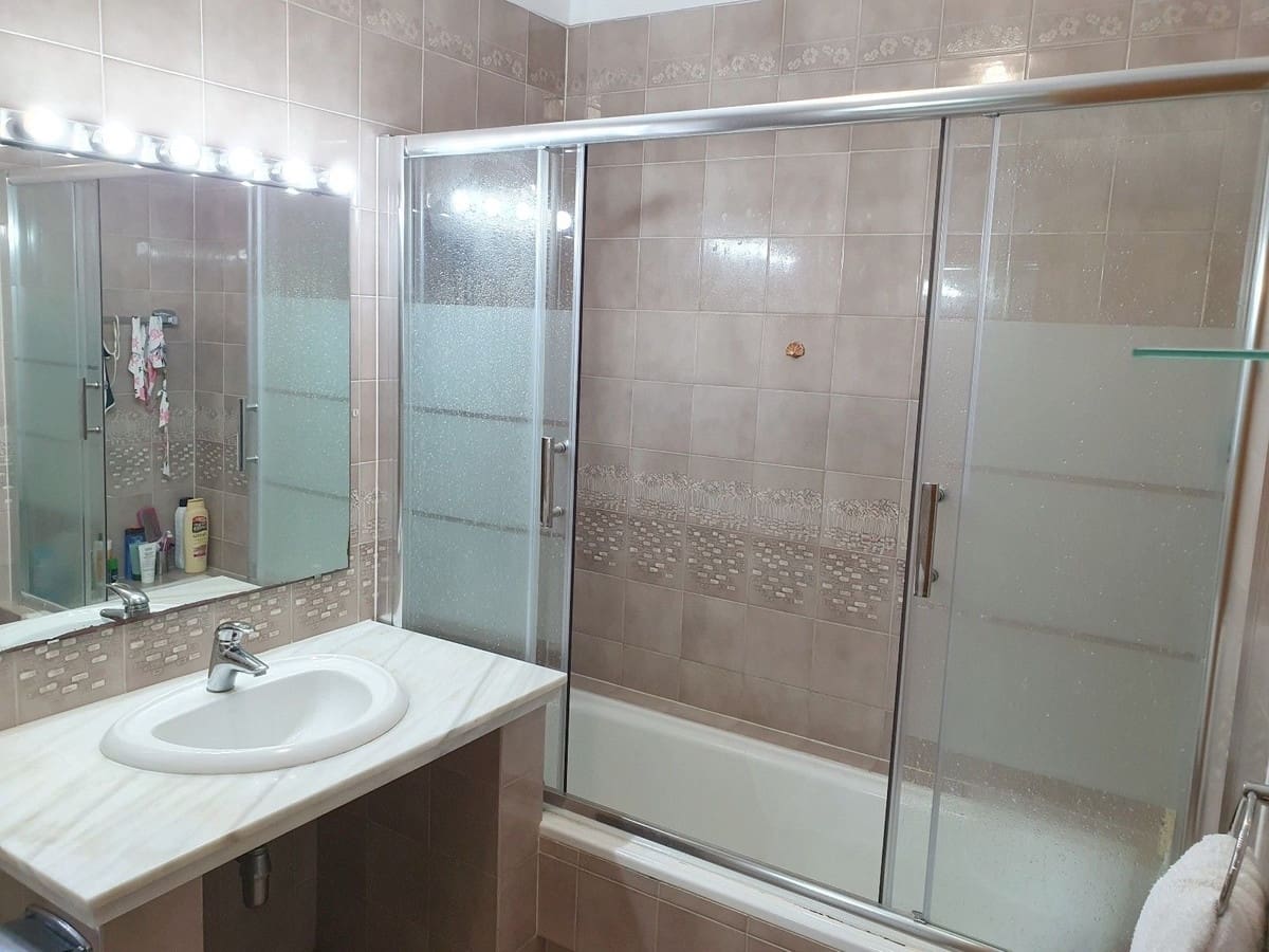 2 slaapkamer Appartement te koop in El Paraiso met zwembad garage - € 348.000 (Ref: 10125946)