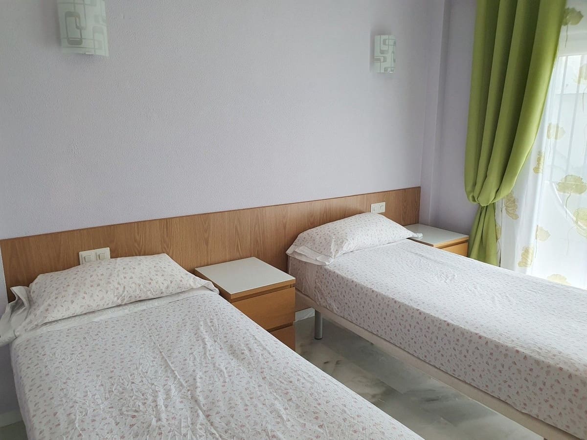 2 slaapkamer Appartement te koop in El Paraiso met zwembad garage - € 348.000 (Ref: 10125946)