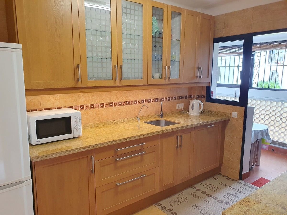 2 slaapkamer Appartement te koop in El Paraiso met zwembad garage - € 348.000 (Ref: 10125946)