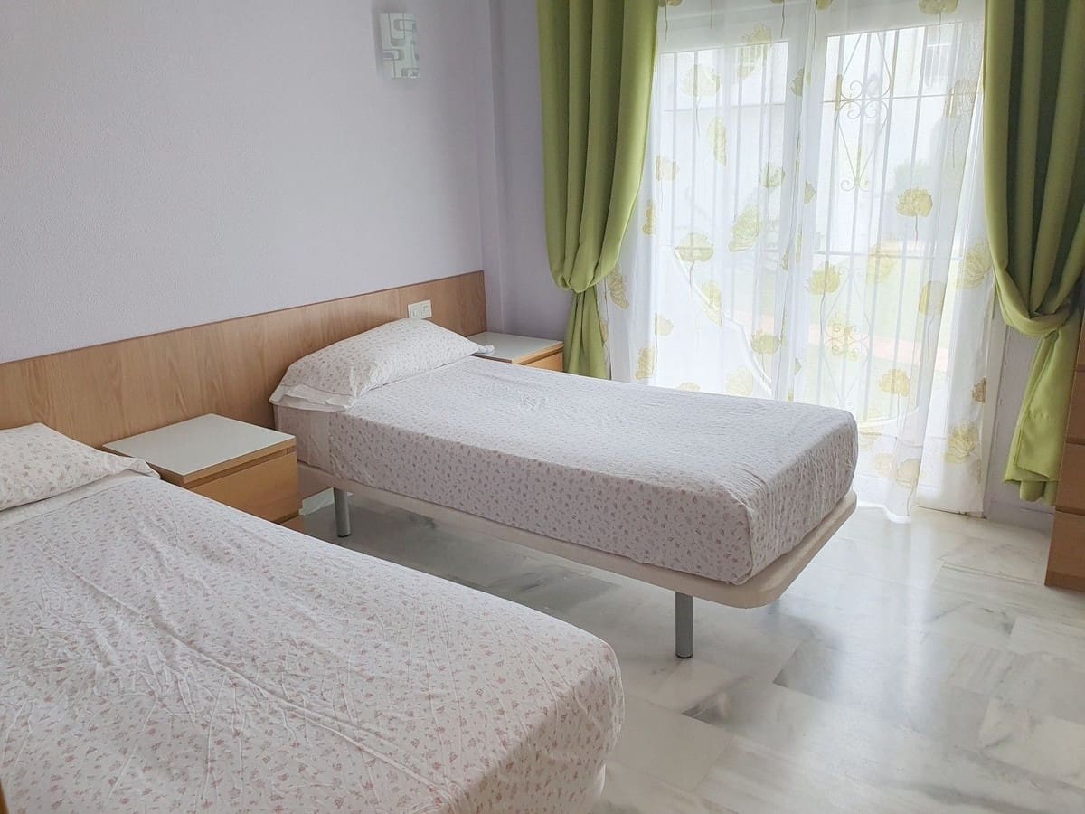 2 slaapkamer Appartement te koop in El Paraiso met zwembad garage - € 348.000 (Ref: 10125946)