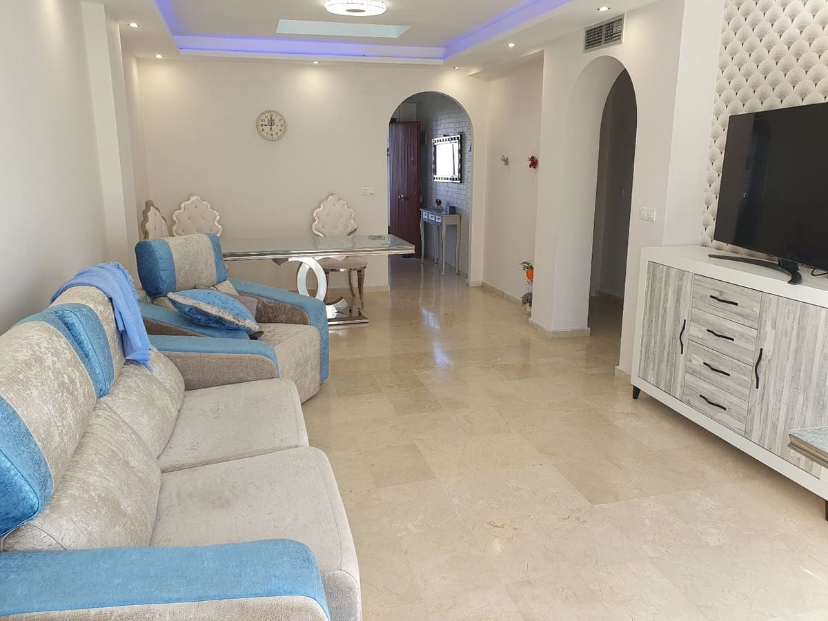 2 bedroom Apartment for sale in El Paraiso with pool - € 340,000 (Ref: 10125947)