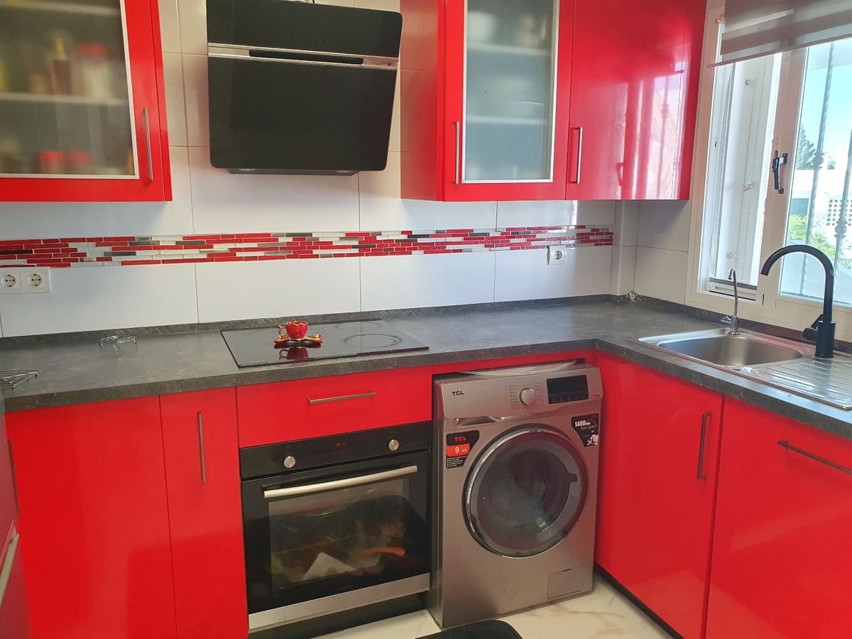 2 bedroom Apartment for sale in El Paraiso with pool - € 340,000 (Ref: 10125947)