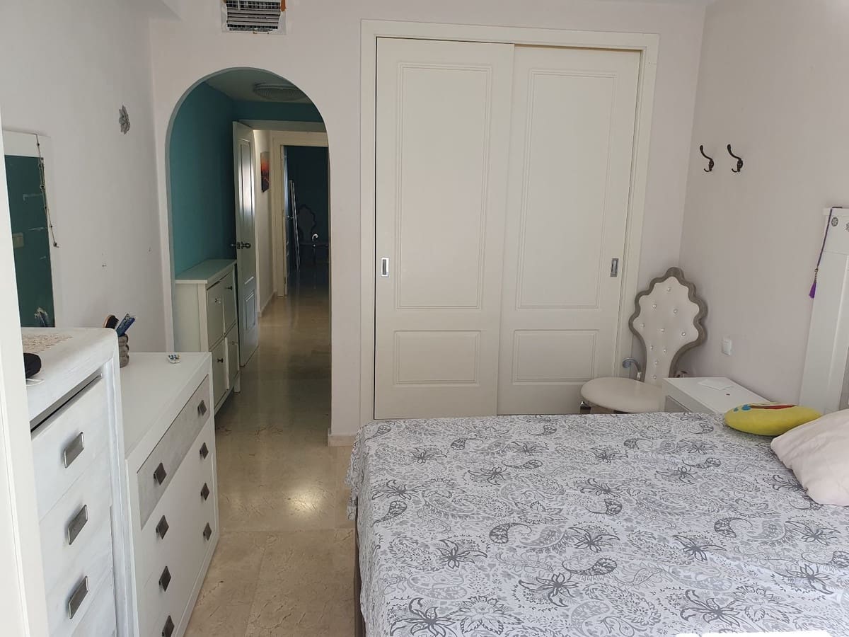 2 bedroom Apartment for sale in El Paraiso with pool - € 340,000 (Ref: 10125947)