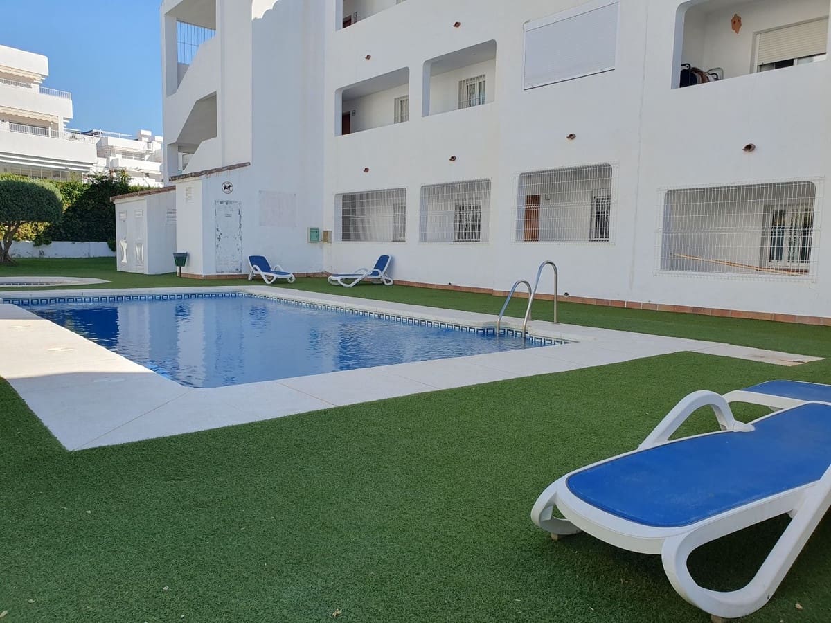 2 bedroom Apartment for sale in El Paraiso with pool - € 340,000 (Ref: 10125947)