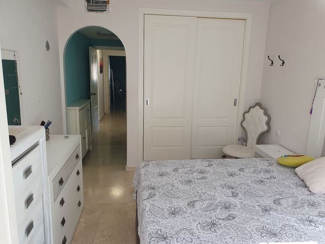 2 soveværelse Lejlighed til salg i El Paraiso, Estepona med swimmingpool - € 340.000 (Ref: 10125947)