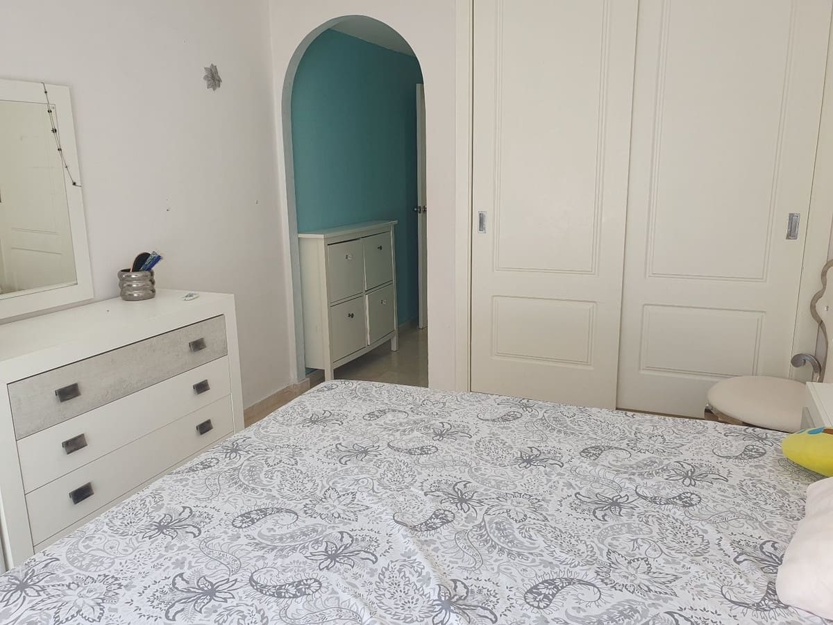 2 bedroom Apartment for sale in El Paraiso with pool - € 340,000 (Ref: 10125947)
