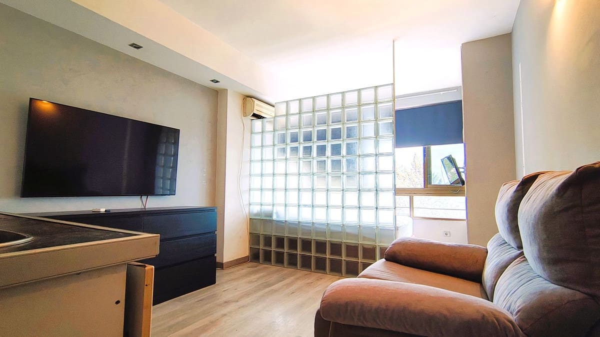 Apartamento en Nueva Andalucia en venta con piscina - 189.000 € (Ref: 10125948)