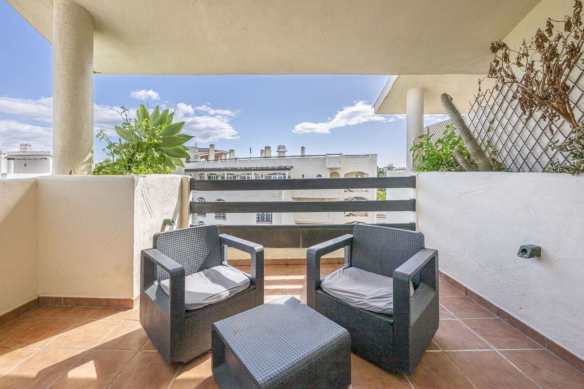 Apartamento de 1 habitación en El Paraiso en venta con piscina garaje - 319.000 € (Ref: 10125952)
