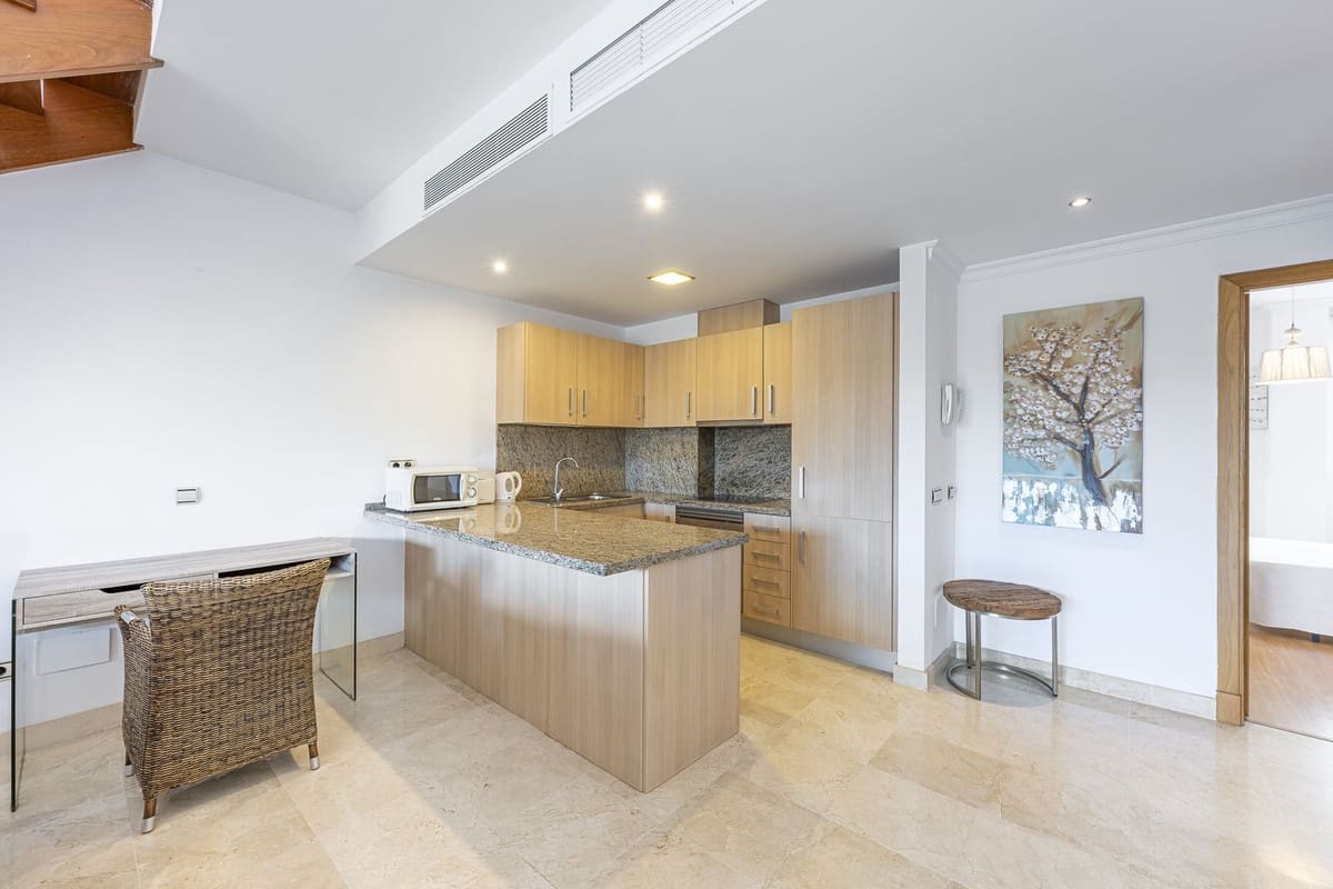Apartamento de 1 habitación en El Paraiso en venta con piscina garaje - 319.000 € (Ref: 10125952)